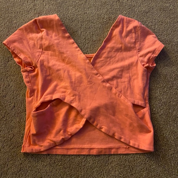 2 Garage Crop tops - Picture 2 of 6